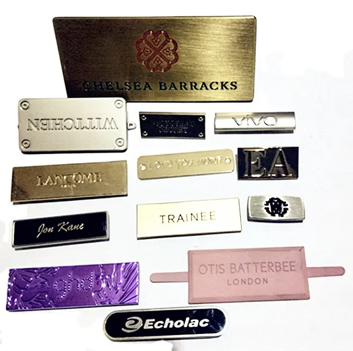 Etiquetas de metal rectangulares para ropa, logotipo personalizado de marca, aleación de zinc