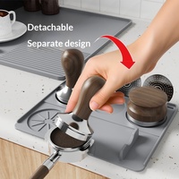 TIKAFE Tapis de tassage 2-en-1 pour expresso, en silicone antidérapant, avec plateau de drainage pour café, résistant à la chaleur, pour station de travail de machine à café, design moderne