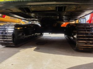 Pelles d'occasion à prix réduit Hyundai 305lc-9t Pelle sur chenilles d'occasion avec de faibles heures de travail à vendre à Shanghai, Chine - Product Image 4