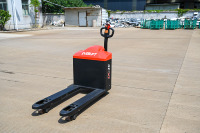 Chariot élévateur électrique 2 tonnes, batterie lithium-fer-phosphate 24V, certifié CE, usage entrepôt, pneus pleins, garantie 1 an