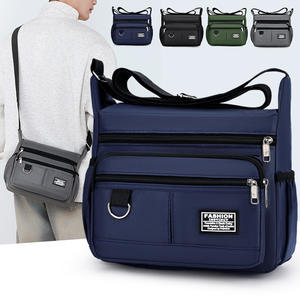 Borsa a tracolla da uomo, zaino da lavoro impermeabile e resistente con tasche multiple, borsa portatile per lavoro e uso quotidiano - Product Image 3