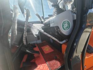 Mini-excavatrice sur chenilles KX163 d'occasion, poids opérationnel de 6 tonnes, avec composants essentiels (pompe, roulement), modèle 2023, 100 % origine japonaise - Product Image 4