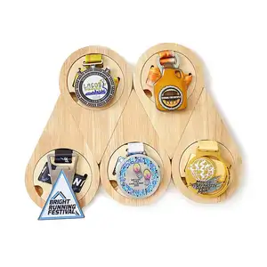Деревянная Шестигранная сотовая комбинация, демонстрационная подставка для медали, индивидуальная Шестигранная деревянная подставка для медали