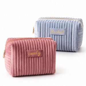 Sac de maquillage pliable en velours avec nom personnalisé, trousse de toilette portable, organiseur pour femmes et filles - Product Image 1