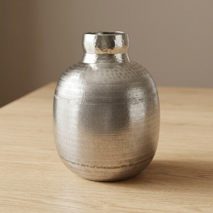 Décoration intérieure Vases à fleurs en métal Vaisselle Vase à fleurs en métal à finition antique de différentes tailles à un prix abordable - Product Image 1