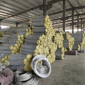 Pannelli di Recinzione a Maglia Concatenata 6x6 <span class=keywords><strong>in</strong></span> PVC Nero Zincato <span class=keywords><strong>per</strong></span> Industria, Rotolo da 50 Piedi, Recinzione Chainlink da 6 Piedi - Product Image 6