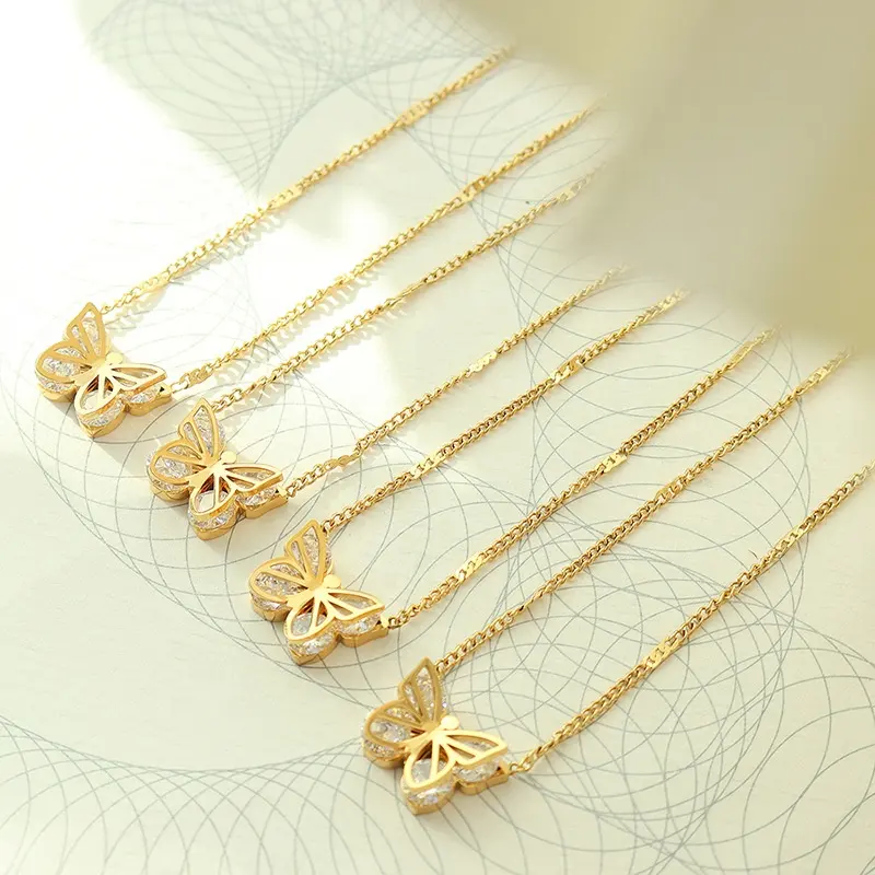 Dainty Choker Jewelry collana con ciondolo a farfalla in cristallo di zircone placcato in oro 18 carati per donna