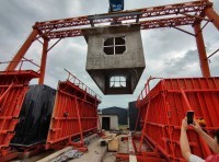 Grue mobile électrique à portique de 5 tonnes avec télécommande sans fil, type à poutres, pour ligne de production de tuyaux avec moteur et boîte de vitesses