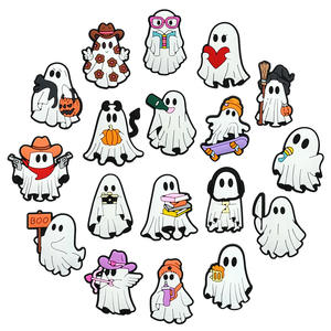 Breloques de chaussures unisexes en PVC souple 2D, série Halloween, fantôme <span class=keywords><strong>blanc</strong></span>, boucles amovibles pour sabots de jardin, attaches décoratives DIY - Product Image 1