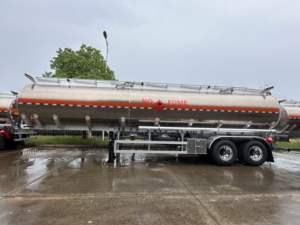 2025 New China 2 3 4 Axle 40000 45000 Litros Petrolero Semi Camión Remolque de combustible multitanque a la venta - Product Image 5