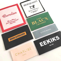 Étiquettes tissées en polyester de haute qualité pour animaux de compagnie étiquettes de vêtements de soin en relief pour vêtements chaussures sacs Textiles numéro de modèle Logo rouleau