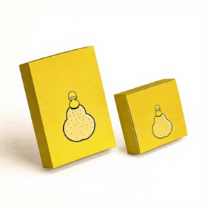 Caja de Regalo Rígida Amarilla con Diseño de Pera, Impresión a Cuatro Colores, Cartón Reciclable, Forma Rectangular para Manualidades y Empaque de Regalos - Product Image 1