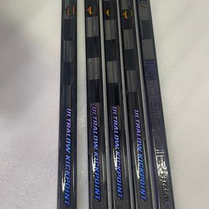 Los palos de hockey sobre hielo de fibra de carbono personalizados de alta calidad son duraderos y ligeros, adecuados para uso en exteriores en escuelas - Product Image 3