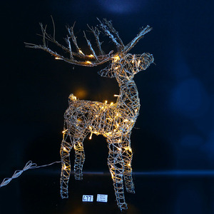 Водонепроницаемые рождественские уличные украшения, светящиеся лампы для оленей и украшения из ротанга, светодиодные батареи постоянного тока для окон торгового центра - Product Image 3