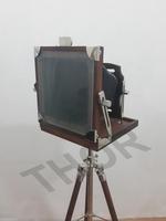 Appareil photo vintage, trépied en bois antique, réplique authentique écologique, décoration nautique