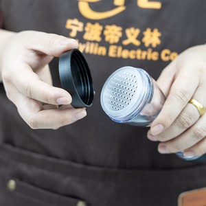 Capacité de 100ml Outil de camping en plein air en plastique Salière <span class=keywords><strong>Poivrière</strong></span> Pot à épices Bouteille avec couvercle Shaker - Product Image 2