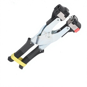 Pince applicatrice universelle en métal Surtechs pour étiquettes d'oreille de bétail (porcs, moutons, bovins) – Instrument chirurgical de classe I - Product Image 2