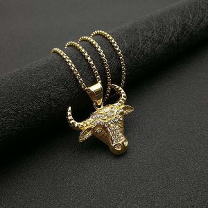 Collier pendentif Tête de Taureau Hip Hop en Acier Inoxydable Plaqué Or avec Sertissage Pavé, Bijou de Fête pour Homme, Design Zodiaque Animal - Product Image 3
