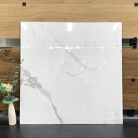 Carreaux de sol en porcelaine effet marbre blanc brillant 600x600mm de Chine, finition polie et émaillée pour salle de bain et mur intérieur