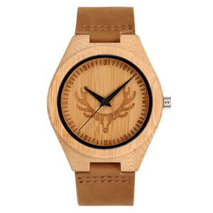 Reloj de Madera Natural Clásico de Lujo con Motivo de Cabeza de Alce, Reloj de Madera para Hombre - Product Image 1