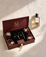 Boîte cadeau rigide de luxe bordeaux avec feuille d'or, doublure florale en velours noir, boîtes pliantes pour emballage de bijoux