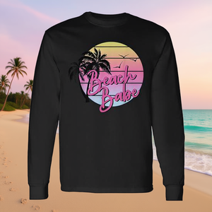 Camiseta de Manga Larga Beach Babe, Estilo Vintage, Ambiente Veraniego, Estilo Vacacional - Product Image 3