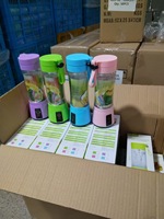 Cangkir Juicer Portabel untuk Perjalanan Luar Ruangan, Pengisian Daya USB, Blender Buah Mini, Pembuat Jus Segar Pribadi, Cocok untuk Hadiah Promosi Grosir