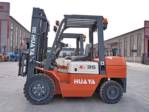 รถยกฟาร์มยอดนิยมจากโรงงาน HUAYA ผู้จัดจำหน่ายที่เชื่อถือได้ ขนาด 2.5 ตัน 2500 กก. รุ่น CPC25 รถยกไฮดรอลิกดีเซลแบบ 2 ล้อขับเคลื่อน พร้อมมาตรฐาน EPA/Euro5 - Product Image 3