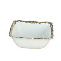 Service de table en céramique blanche de luxe avec bordure festonnée dorée, vaisselle élégante pour mariage et repas à domicile