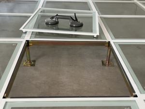 แผ่น<span class=keywords><strong>พื้น</strong></span>กระจกใสสำหรับห้อง IDC ป้องกันไฟฟ้าสถิตย์  ไม่มีขั้นต่ำในการสั่งซื้อ  ขายตรง<span class=keywords><strong>จ</strong></span>ากโรงงาน พร้อมอุปกรณ์เสริม - Product Image 5