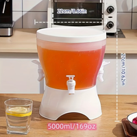 Un pichet de 5 L/169 oz capable de contenir trois types de boissons, se tourne à 360 degrés, avec un design minimaliste et élégant