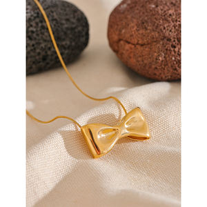 قلادة عنق ذهبية عصرية من الفولاذ المقاوم للصدأ بسلسلة طويلة قابلة للتعديل من jinأنت - Product Image 3