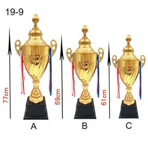 Piala ukiran piala logam emas patung De Trofeos desain kustom medali olahraga Eropa trofi cangkir perak sepak bola