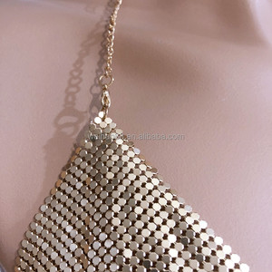 Tops cortos de Metal brillante sexis a la moda para mujer, camisetas sin mangas cortas con cuello Halter y lentejuelas para fiesta de verano para mujer - Product Image 6