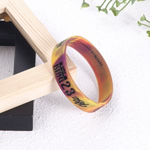 กำไลข้อมือซิลิโคนสำหรับนักบาสเกตบอล แบบขายส่ง ปรับแต่งได้ สำหรับเด็กและผู้ชาย ใช้เป็นของแจกส่งเสริมการขาย - Product Image 4