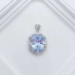 สร้อยคอจี้ตัดรูปดอกไม้และน้ำแข็งประกายรูปวงรีสุดหรูพร้อมโซ่ระดับกระดูกไหปลาร้าเพทายฝังสูง - Product Image 4