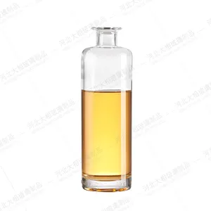 Isteğe göre cam şişe düz ağız kısa boyun silindirik şekil basit yüksek kapasiteli kalın alt rom votka viski likör Gin şişe