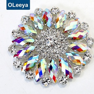 Corsages en strass à coudre en gros avec base argentée, appliques à coudre pour vêtements et robes - Product Image 3