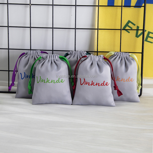 Bolsa de Regalo de Joyería de Seda Gris Personalizada, Bolsas con Cordón de Buena Calidad de 7*9cm con Cinta y Anillo, Bolsa Contenedora de Joyería Personalizada - Product Image 4