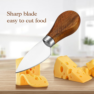 Ensemble d'outils à fromage en acier inoxydable avec manche en bois d'acacia, comprenant trancheuse, râpe, couteaux à <span class=keywords><strong>beurre</strong></span>, coupe-gâteau et couteau à fromage, populaire pour <span class=keywords><strong>la</strong></span> <span class=keywords><strong>cuisine</strong></span> - Product Image 4