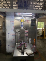 Machine de remplissage et de scellage de cartons entièrement automatique à prix d'usine abordable pour jus et boissons