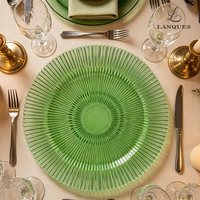 Assiettes de présentation rondes en verre rose personnalisées Lanques pour décoration de mariage, services de table élégants et luxueux, vente en gros pour événements et locations.