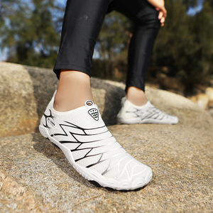 Nouvelles chaussures de plage et de natation unisexe, respirantes, antidérapantes, à séchage rapide, idéales pour la randonnée et l'équitation en extérieur, effet pieds nus - Product Image 2