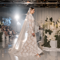 Robe de mariée civile sirène à col en V profond, manches longues, dentelle et boutons de perles, collection 2026, vente en gros sur mesure