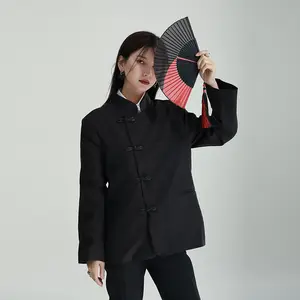 부티크 도매 2024 봄 새로운 중국 세트 칼라없는 복고풍 팬 버클 레저 통근 여성 코트