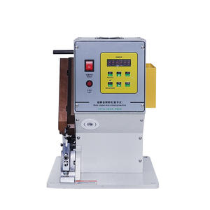 Máquina de crimpado de cobre de longitud de alimentación digital para empalme de correa de latón medio de arnés de cables - Product Image 1