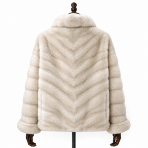 เสื้อโค้ทสั้นผู้หญิงฤดูหนาว แบรนด์ Pearl Genuine Mink แบบลำลอง กันลม ซับในโพลีเอสเตอร์ ย้อมสีพื้น แต่งปกผ้าขนสัตว์แบบพับได้เต็มตัว - Product Image 4