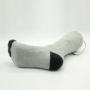 Chaussettes de ski thermiques électriques personnalisables 100% coton tricoté USB Rechargeable batterie chauffante chauffe-pieds pour l'<span class=keywords><strong>hiver</strong></span> ODM approvisionnement - Product Image 2