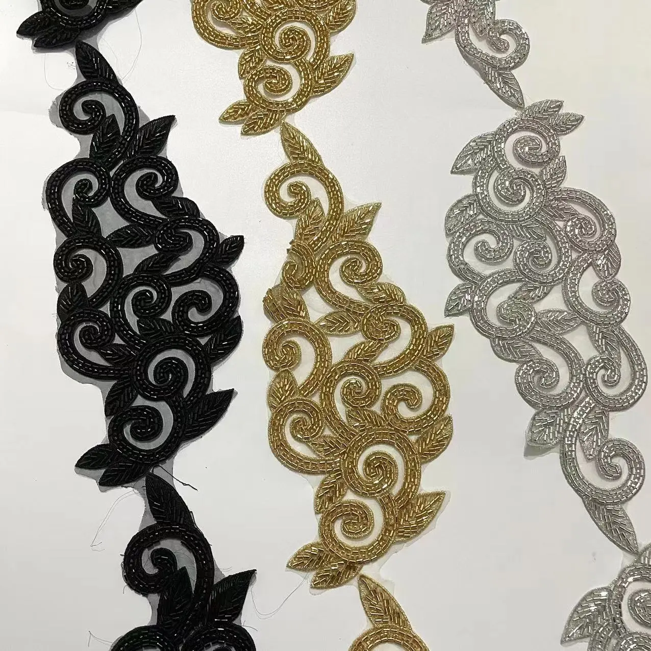 Applique de dentelle à sequins floraux dorés et strass, motif de feuilles, garniture en dentelle perlée pour robe de mariée de mariage