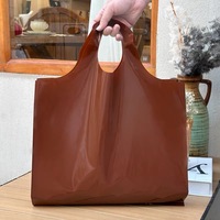 Sacs pour chemises habillées en plastique imprimés personnalisés avec poignées de poinçonnage Sacs pour couvertures de vêtements